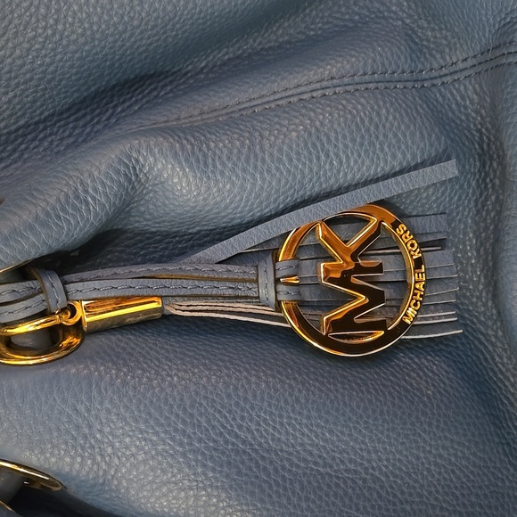 Michael Kors Pebble Leather Drawstring Shoulder Bag - EUC - Picture 2 of 8